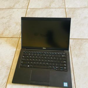 Dell 7390 Laptop